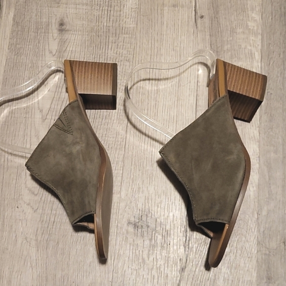 TAMARA M. "IMARA" SUEDE OPEN TOE BLOCK HEEL SANDALS - Picture 4 of 9